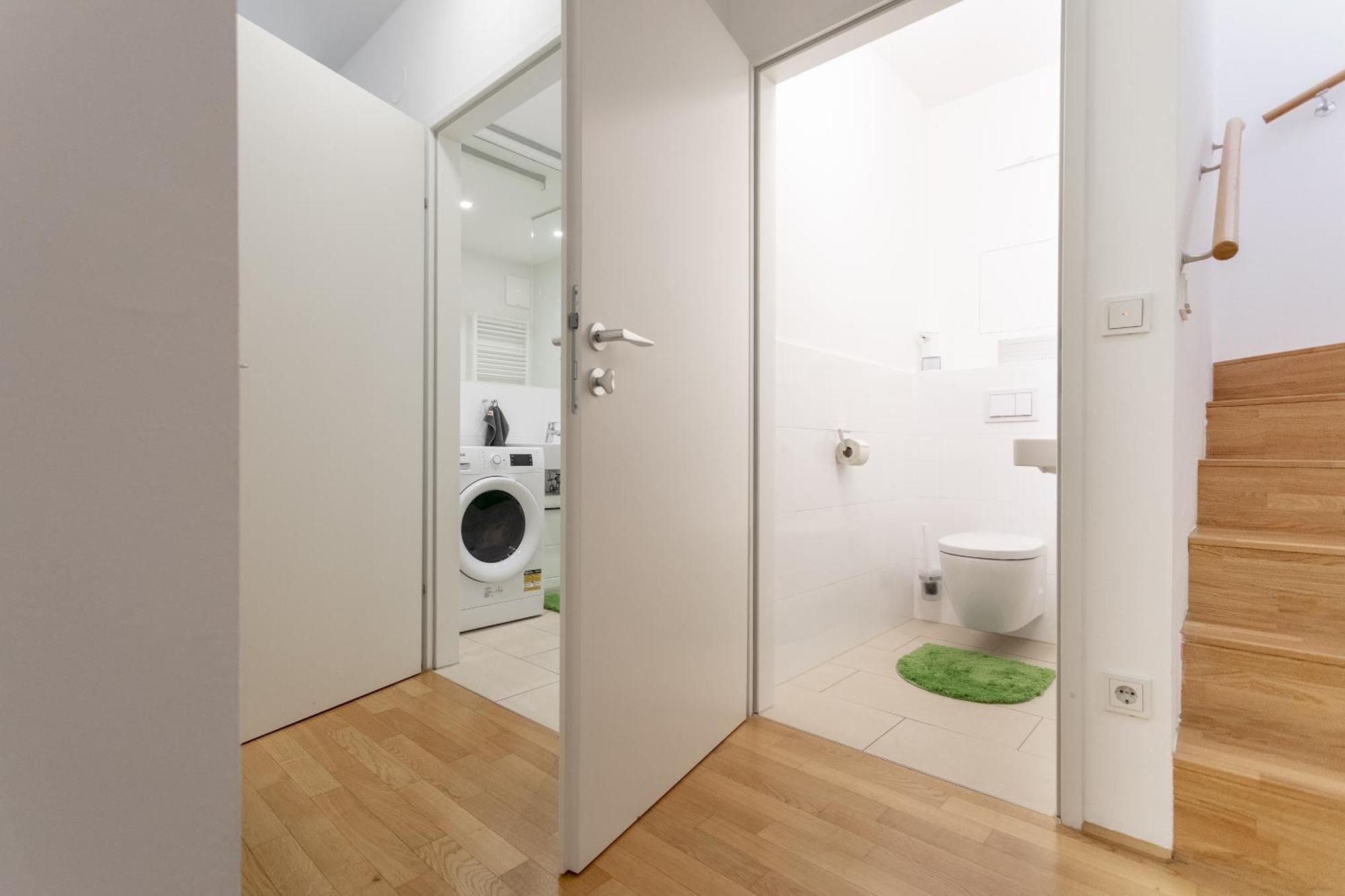 Private Room With Ac- Microwave, Personal Fridge & Metro Access - 7 Min To Center Wien Eksteriør billede