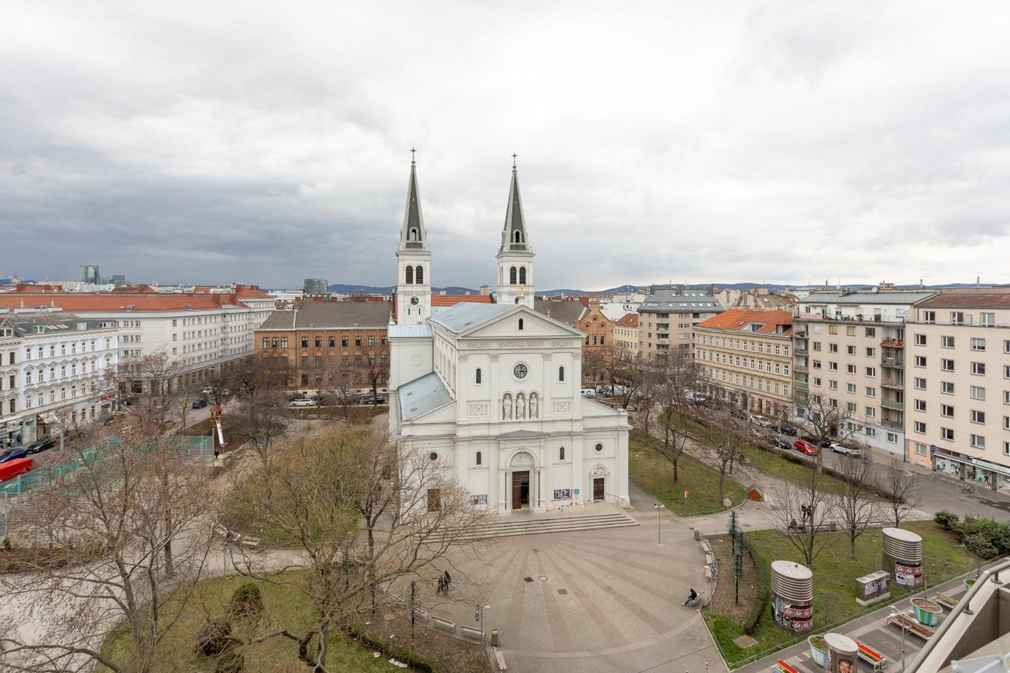 Private Room With Ac- Microwave, Personal Fridge & Metro Access - 7 Min To Center Wien Eksteriør billede